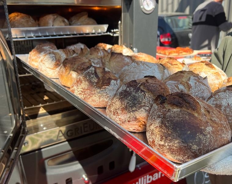 www.bullibar-koblenz.de, Bulli, T2, www.bistro-rhein-moselblick.de, Bistro Rhein-Moselblick, Koblenz, Bar, Wein, mobiles Catering, mobiler Backofen, mobile Weinbar, reservieren, Knaus Camping Park, Familienrestaurant