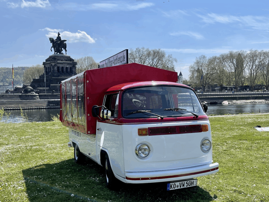 www.bullibar-koblenz.de, Bulli, T2, www.bistro-rhein-moselblick.de, Bistro Rhein-Moselblick, Koblenz, Bar, Wein, mobiles Catering, mobiler Backofen, mobile Weinbar, reservieren, Knaus Camping Park, Familienrestaurant