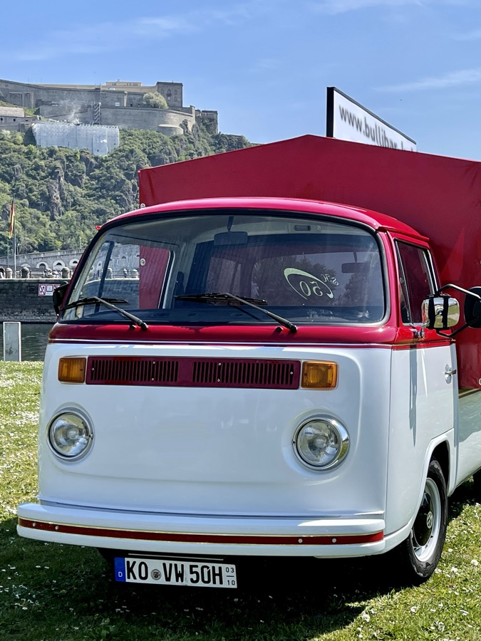 www.bullibar-koblenz.de, Bulli, T2, www.bistro-rhein-moselblick.de, Bistro Rhein-Moselblick, Koblenz, Bar, Wein, mobiles Catering, mobiler Backofen, mobile Weinbar, reservieren, Knaus Camping Park, Familienrestaurant